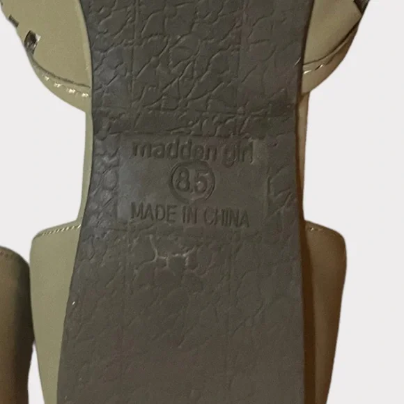 Madden Girl - Laser Cut D’Orsay Flats - Olive - Size 8.5 - Picture 6 of 6